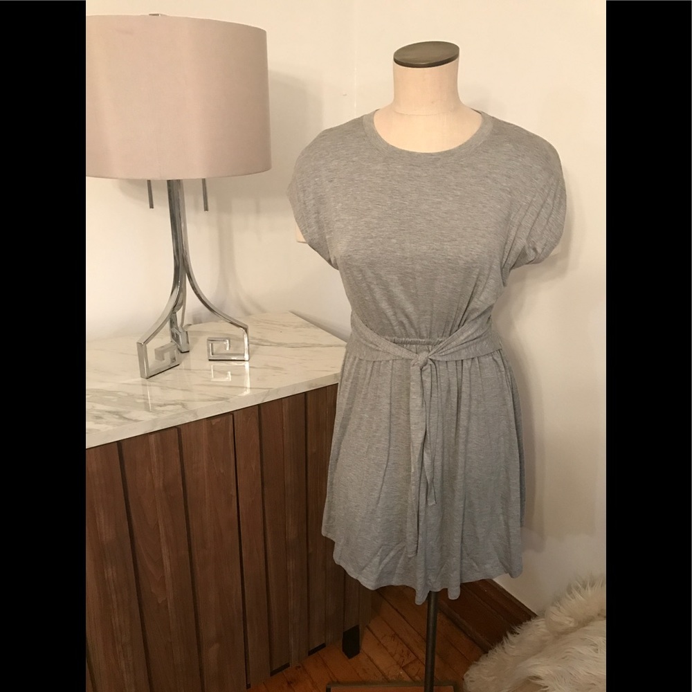 🎁 Brand New Heather Gray dress with waist tie